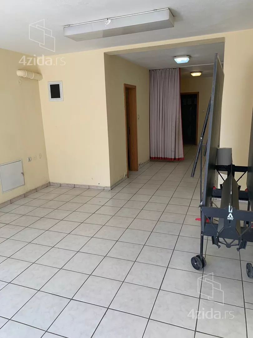 Poslovni prostor | 4zida