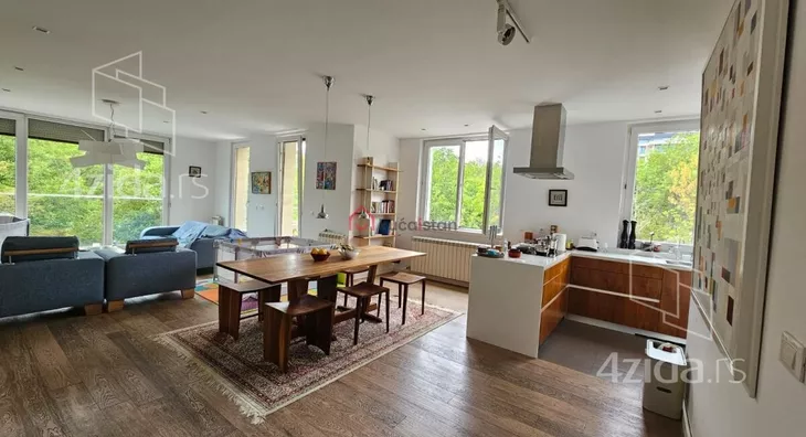 Četvoroiposoban stan | 4zida