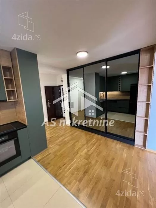 Četvoroiposoban stan | 4zida