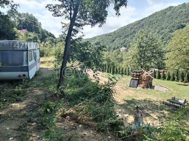 Plac | 4zida