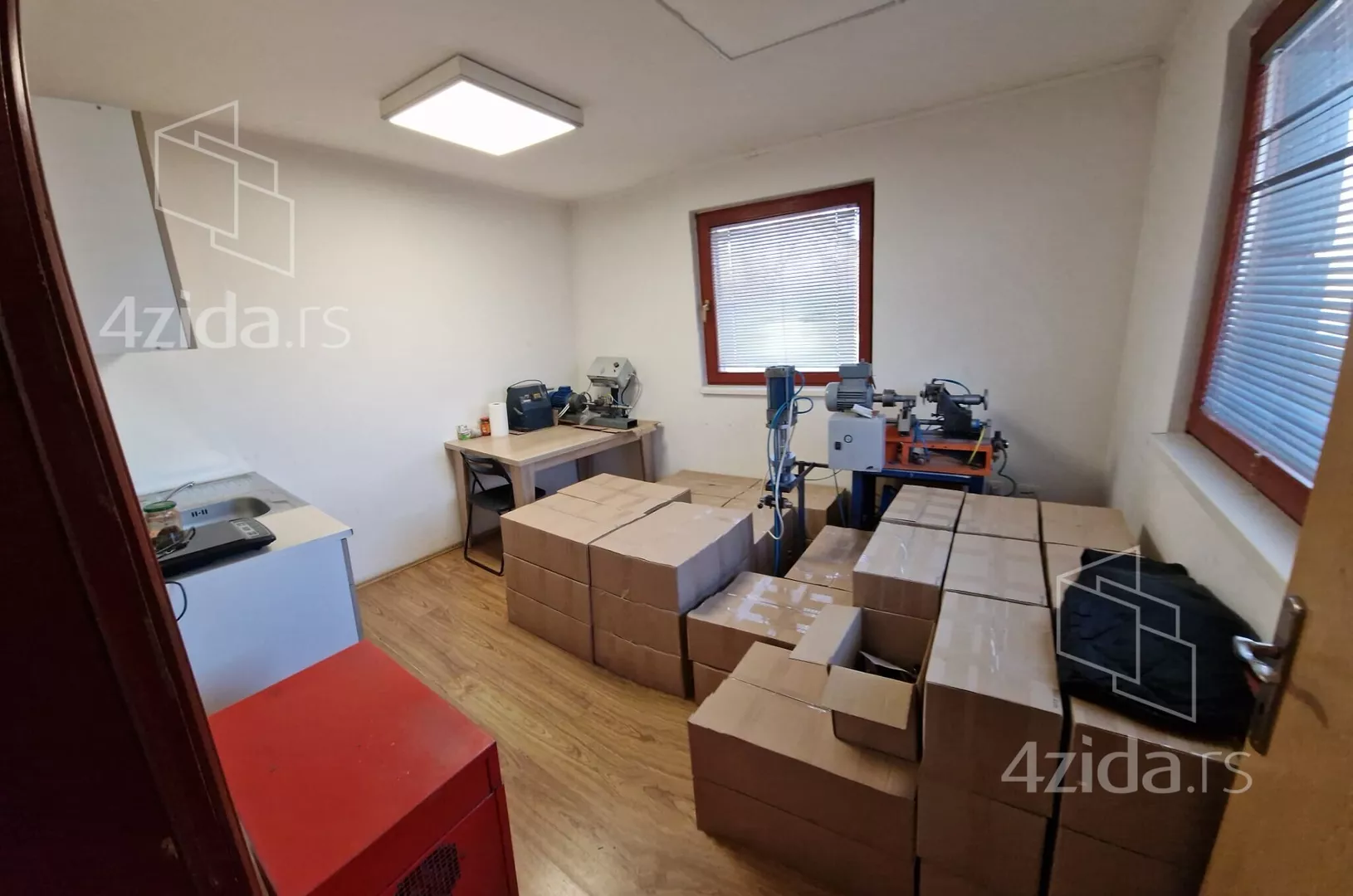 Poslovni prostor | 4zida