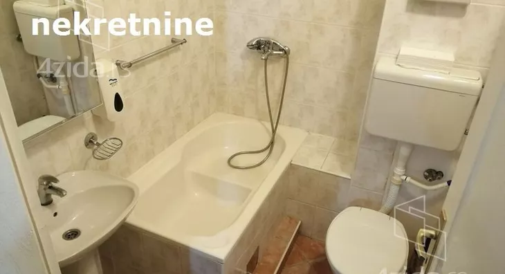 Četvoroiposoban stan | 4zida
