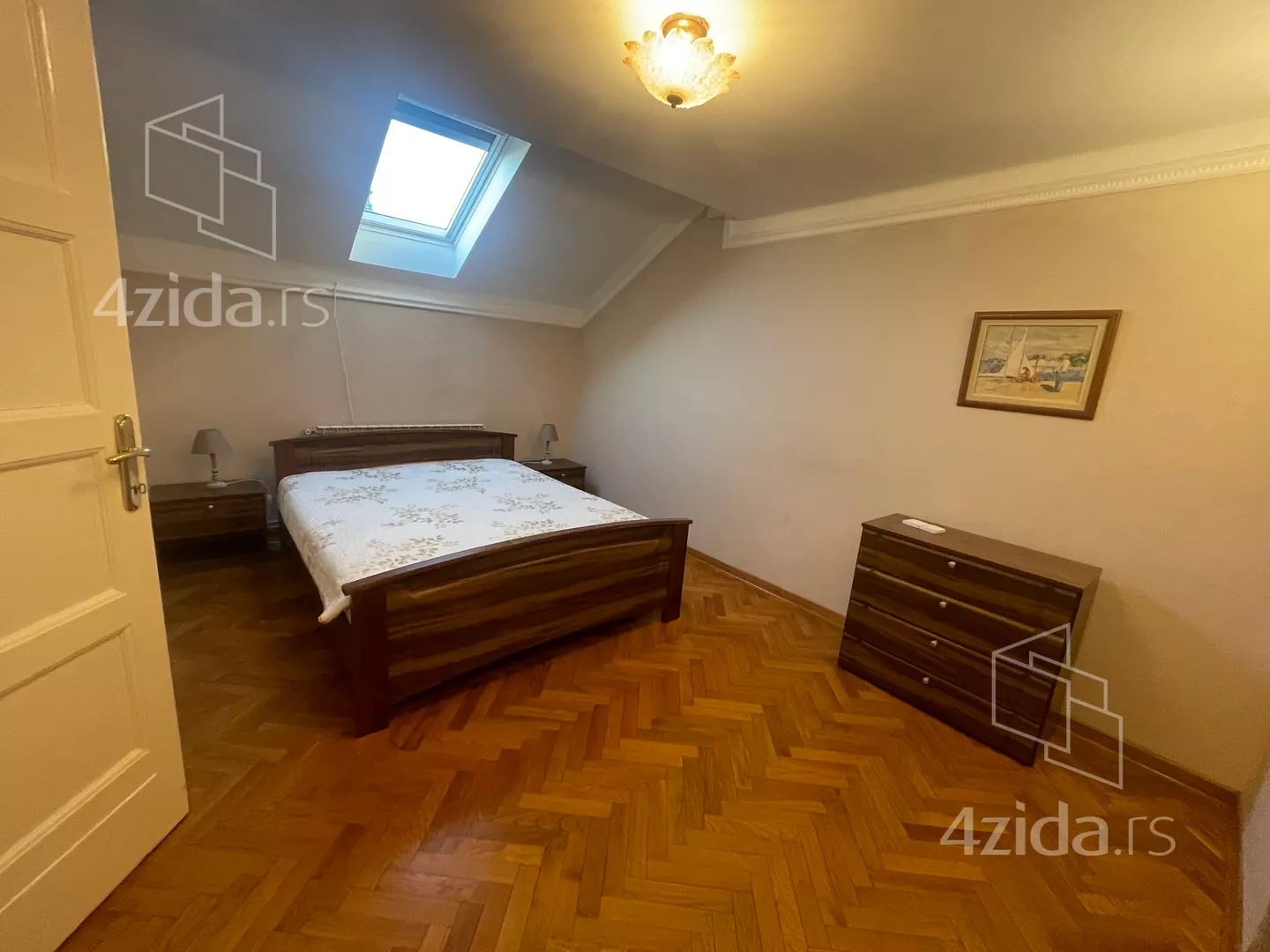 Petosoban stan | 4zida