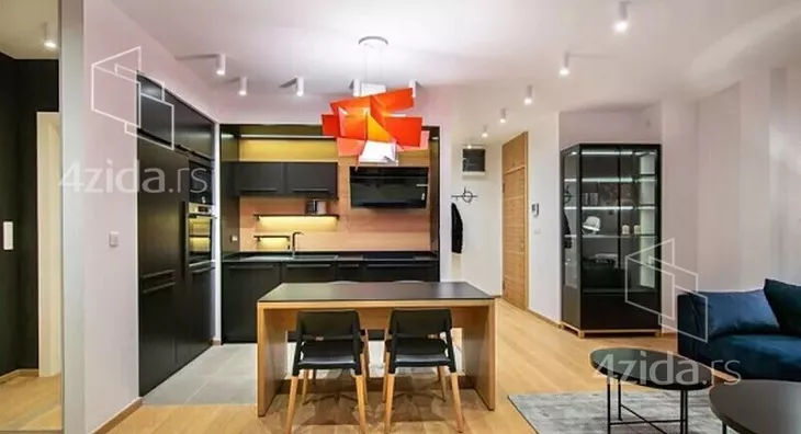 Četvoroiposoban stan | 4zida