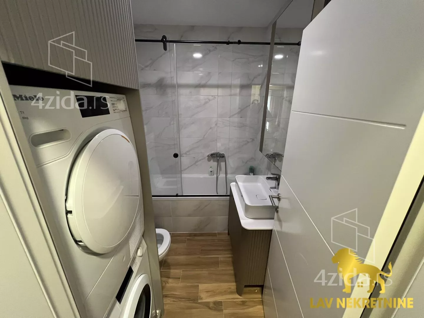 Troiposoban stan | 4zida