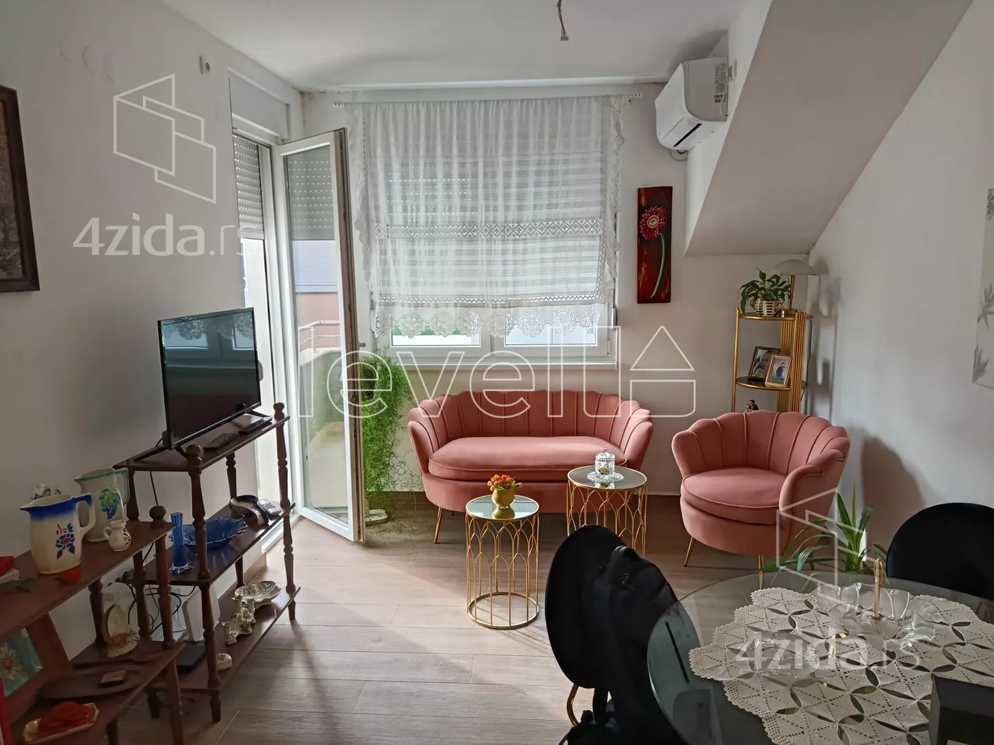 Jednoiposoban stan | 4zida