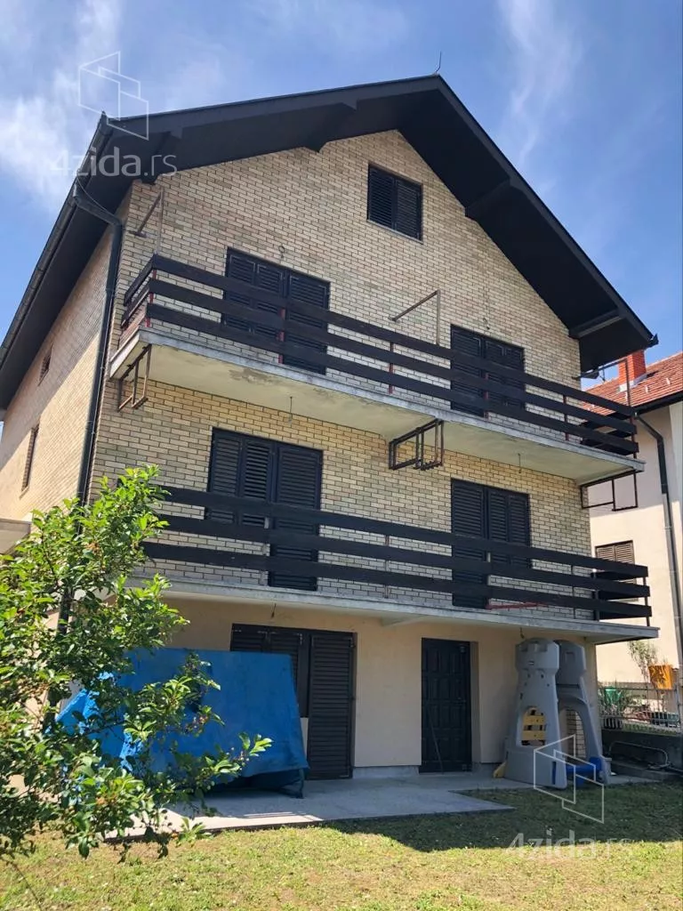 4-etažna kuća | 4zida
