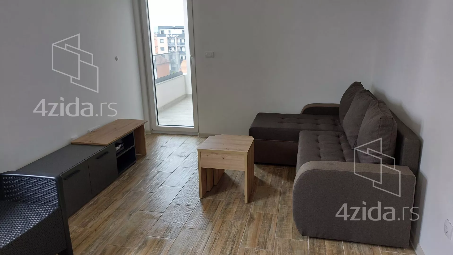 Jednoiposoban stan | 4zida