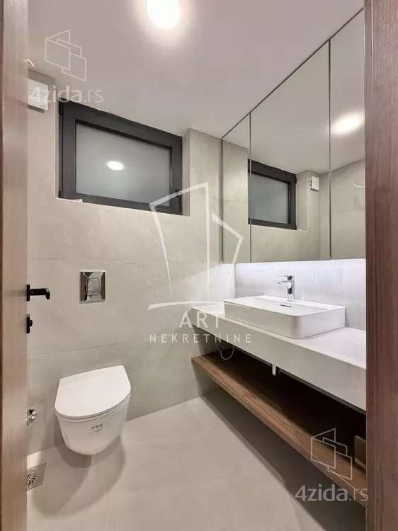 Petosoban stan | 4zida