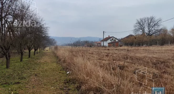 Plac | 4zida