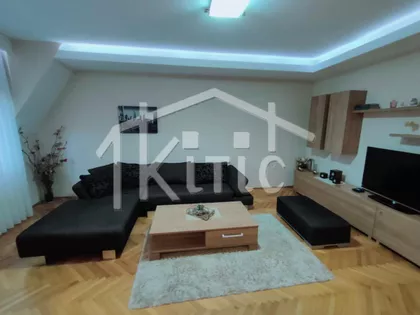 Ekonomski/Pravni Fakultet | 4zida.rs