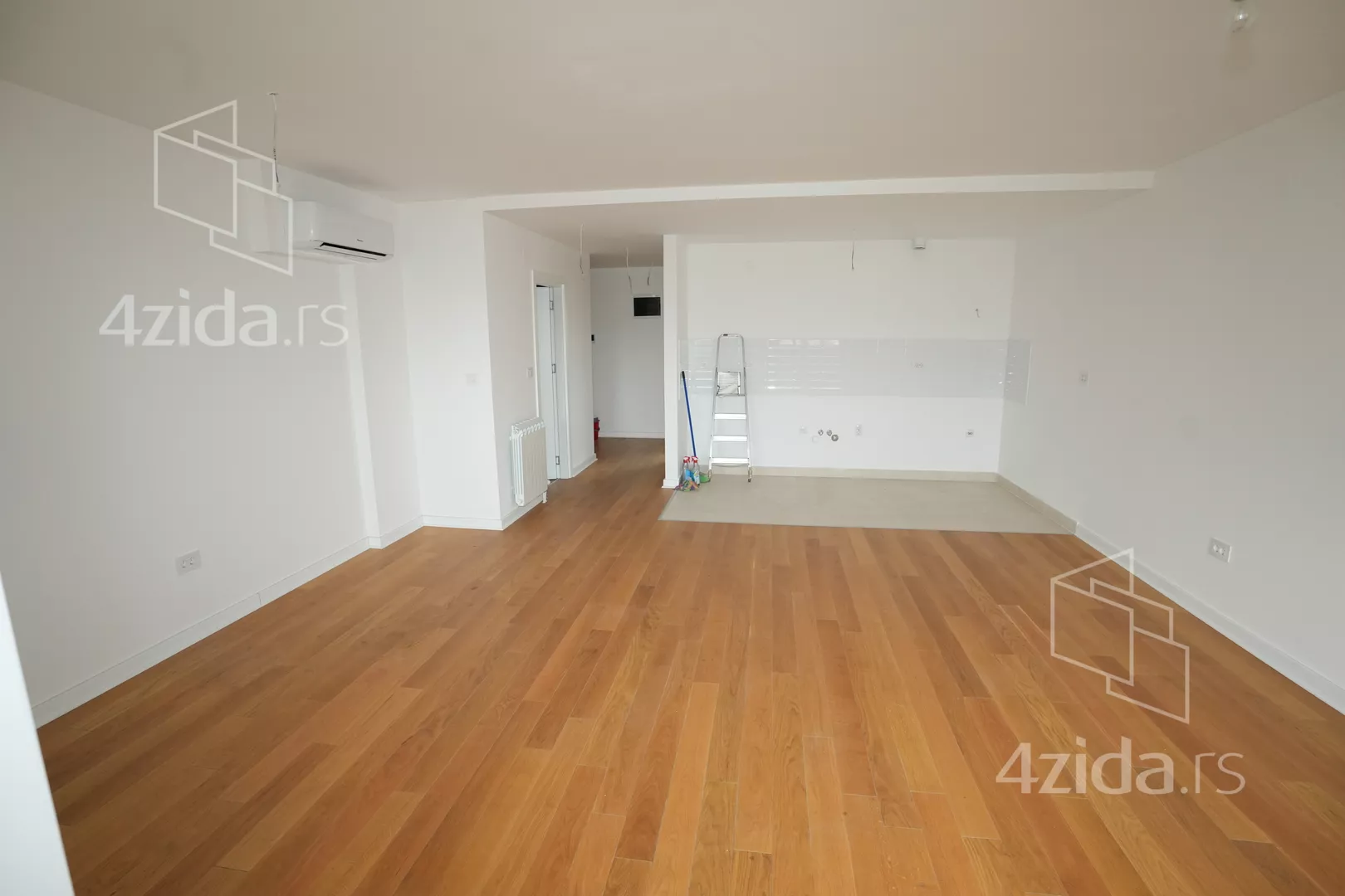 Petosoban stan | 4zida