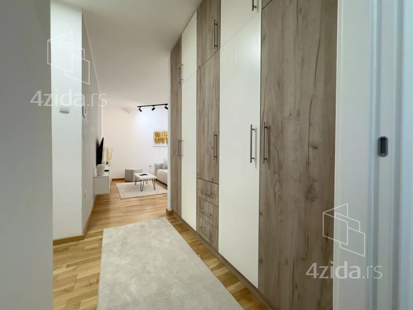 Troiposoban stan | 4zida