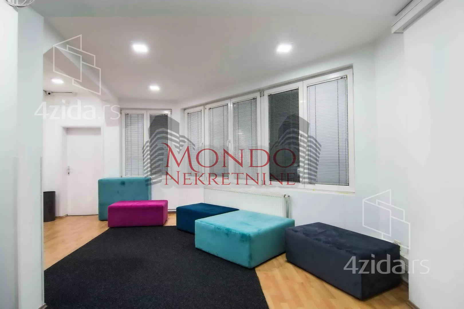 Poslovna zgrada | 4zida