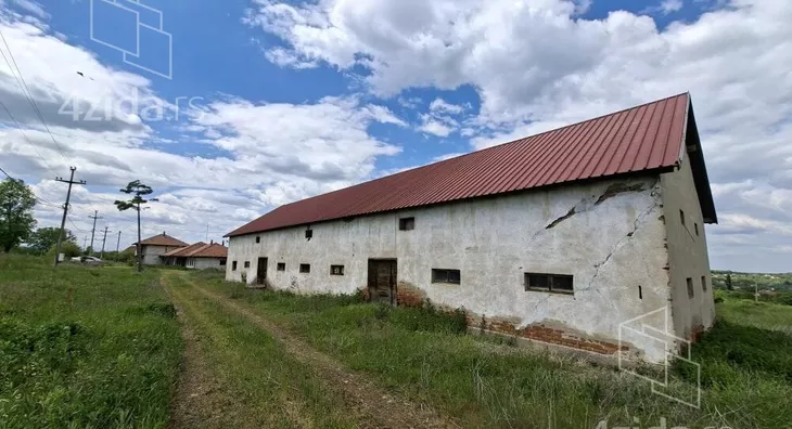 Poslovna zgrada | 4zida