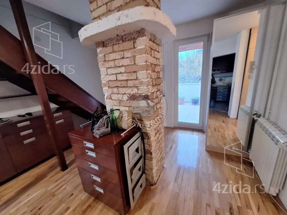 Petosoban stan | 4zida