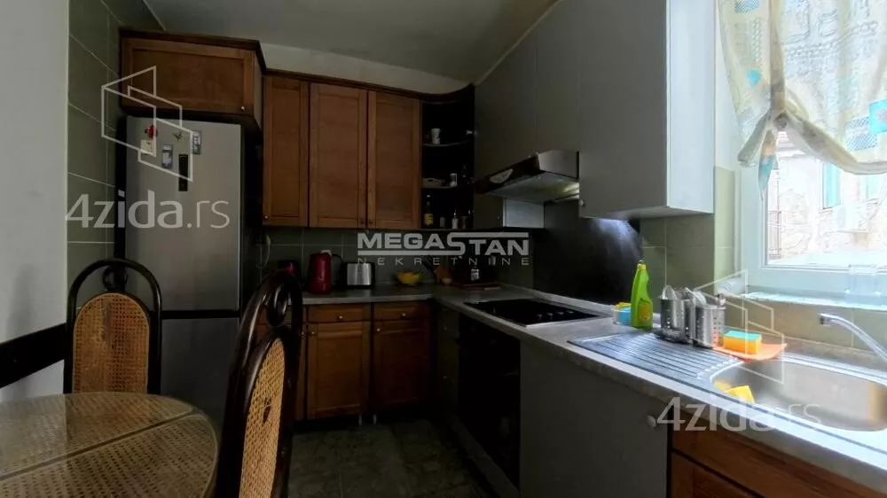 Petosoban stan | 4zida