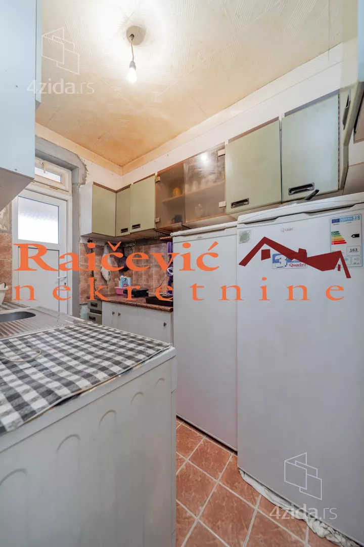 Četvoroiposoban stan | 4zida