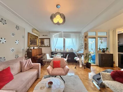 Mike Alasa | 4zida.rs