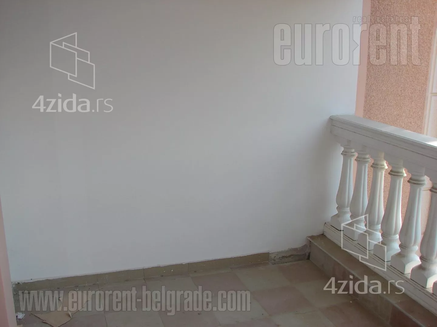 Šestoiposoban stan | 4zida