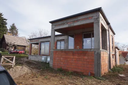 Beli Breg | 4zida.rs