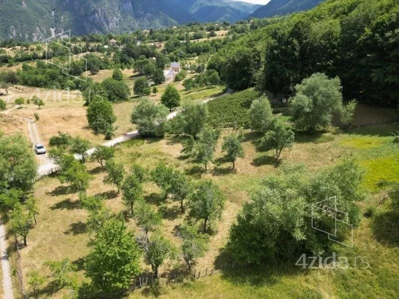 Plac | 4zida
