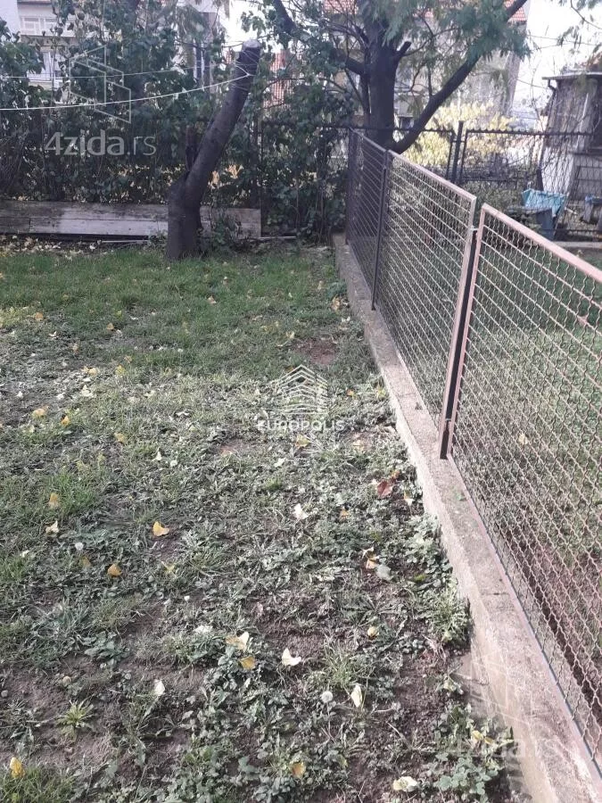 Šestosoban stan | 4zida