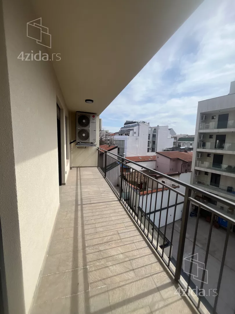 Petosoban stan | 4zida