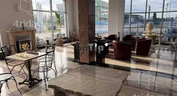 Poslovna zgrada | 4zida