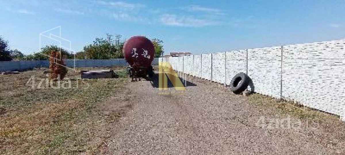 Poslovna zgrada | 4zida