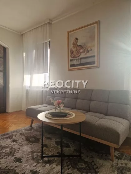 Pozorišni trg | 4zida.rs