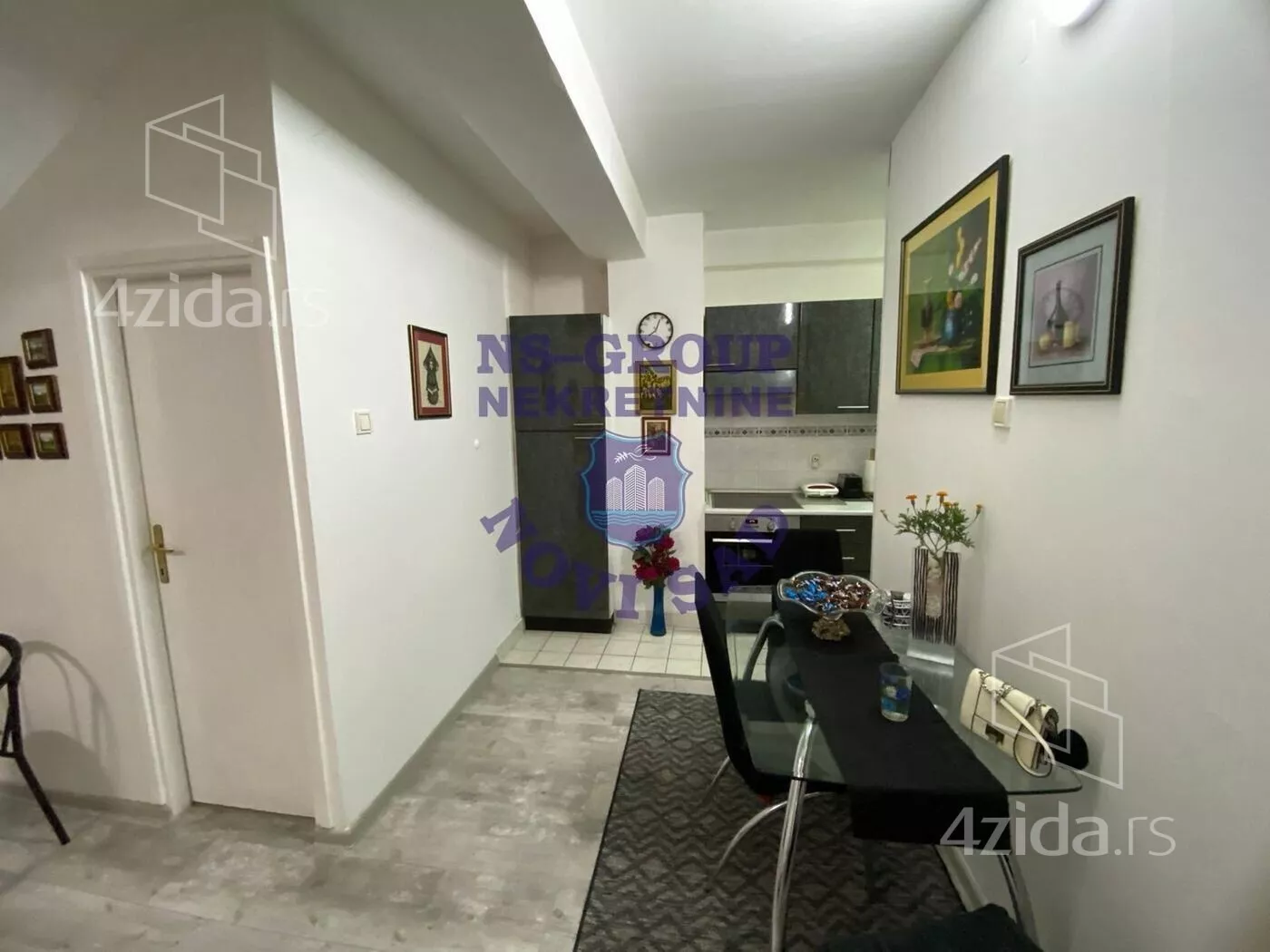 Troiposoban stan | 4zida