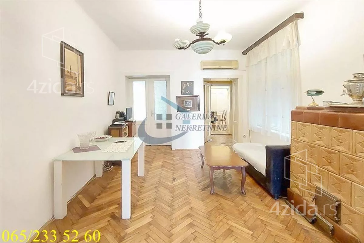 Četvoroiposoban stan | 4zida