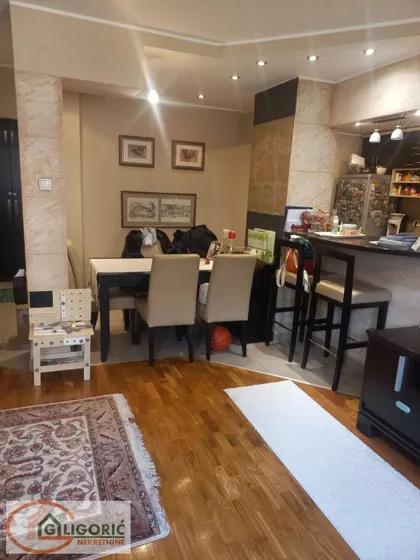 Poenkareova | 4zida.rs