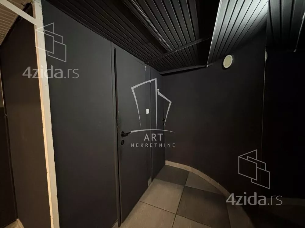 Lokal | 4zida