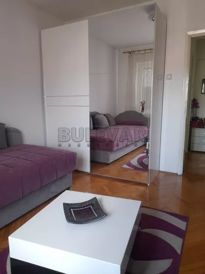 Milovana Jovanovića | 4zida.rs