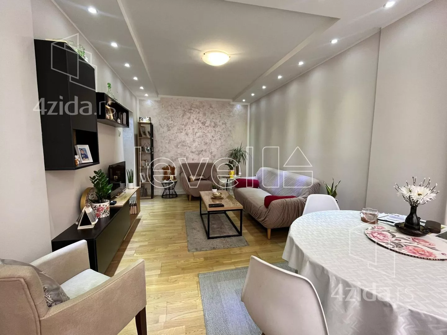 Dvoiposoban stan | 4zida