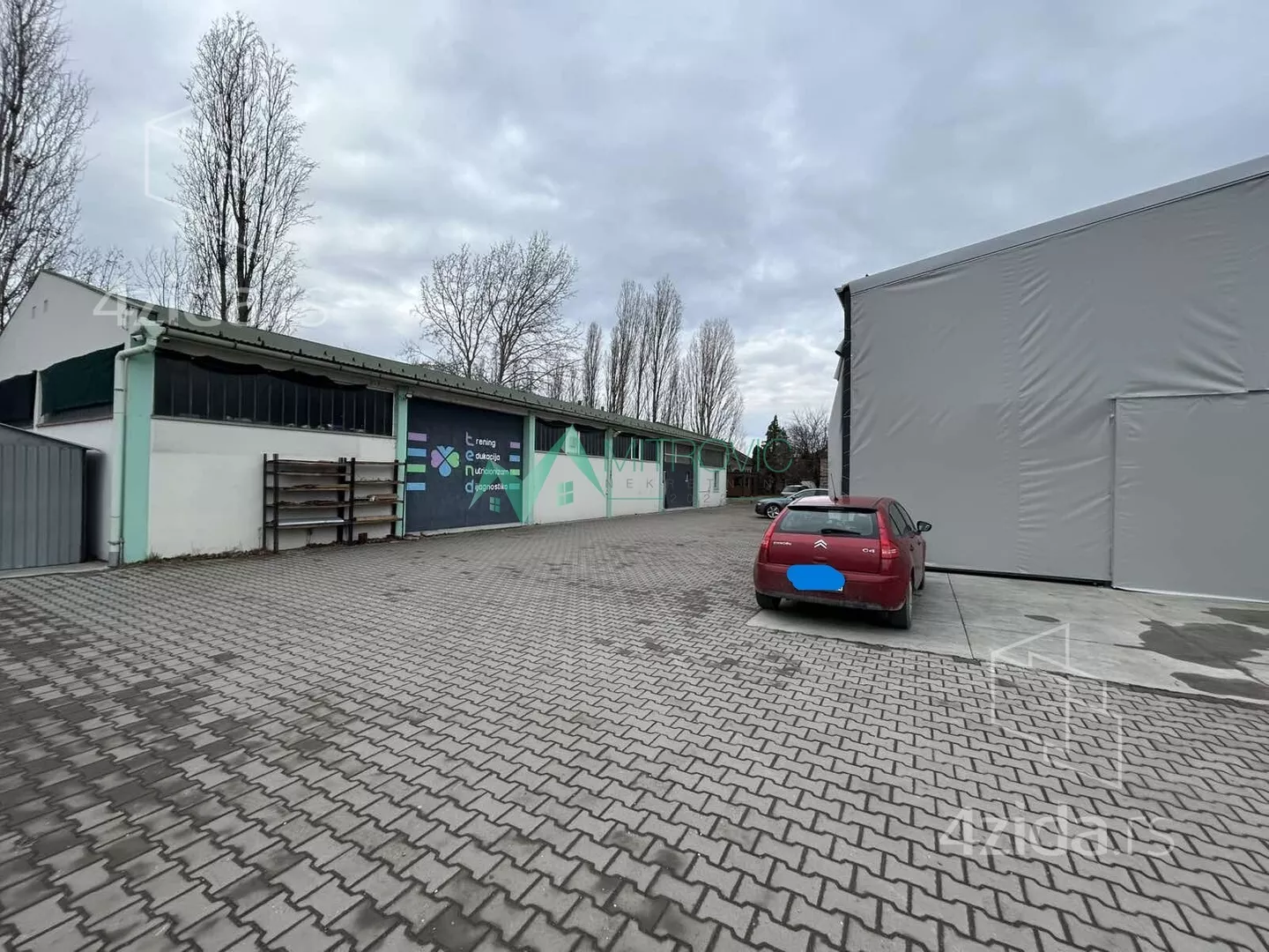 Poslovni prostor | 4zida