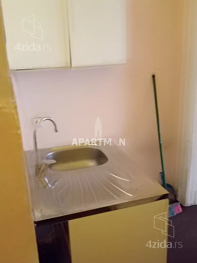 Četvoroiposoban stan | 4zida