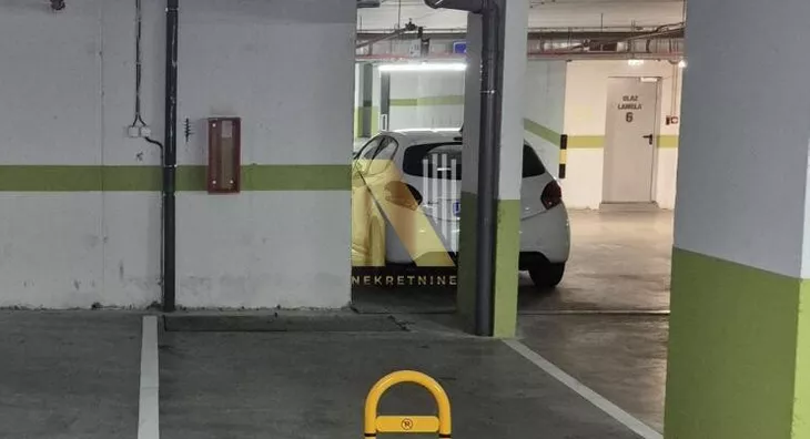 Garaža/Parking | 4zida