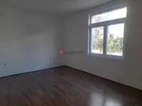 Autobuska Stanica, Crveni Krst, Gradske lokacije, Niš | 4zida.rs