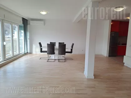 DEDINJE BELI DVOR | 4zida.rs