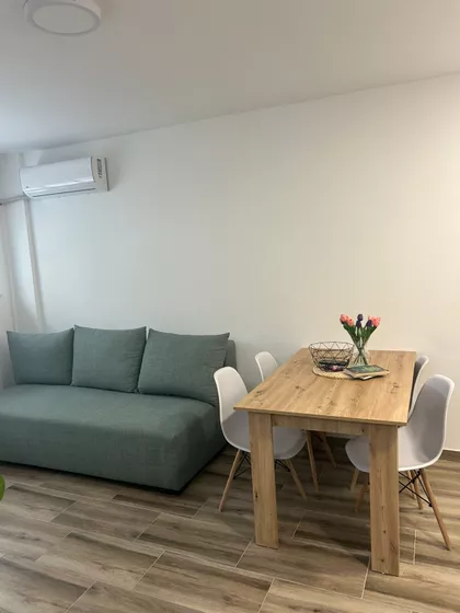 Jovana Bijelića | 4zida.rs