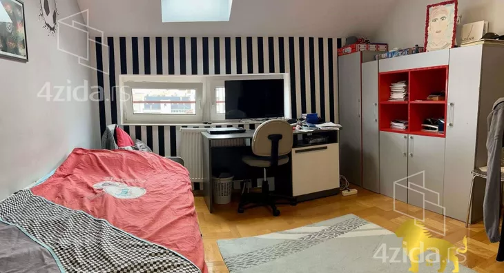 Četvoroiposoban stan | 4zida