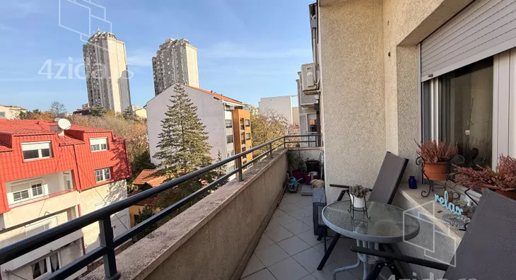 Petosoban stan | 4zida