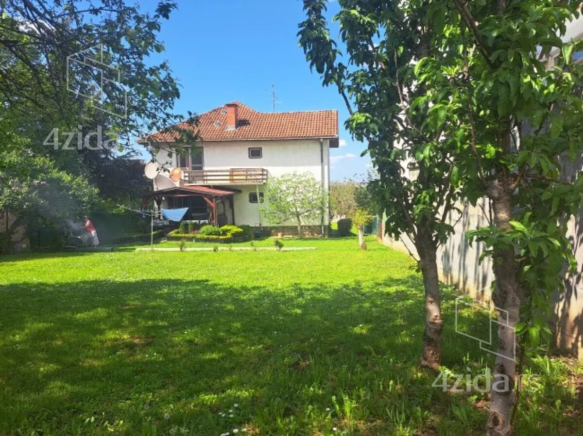 Kuća | 4zida
