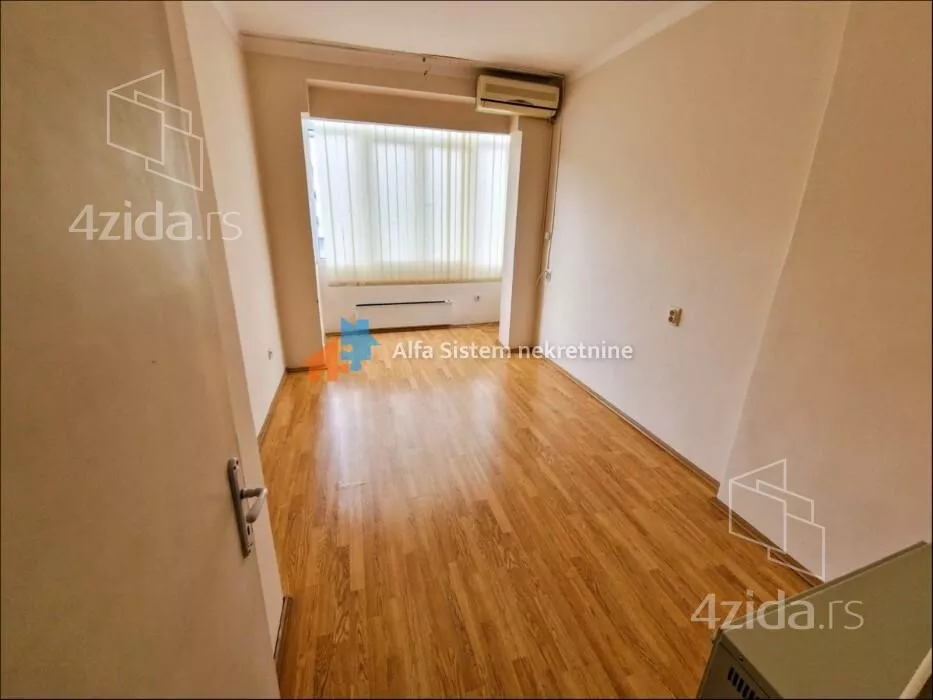 Četvoroiposoban stan | 4zida