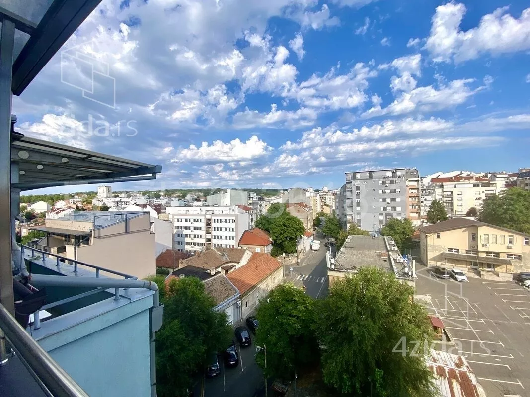 Petosoban stan | 4zida