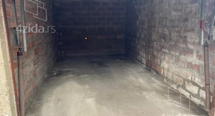 Garaža | 4zida