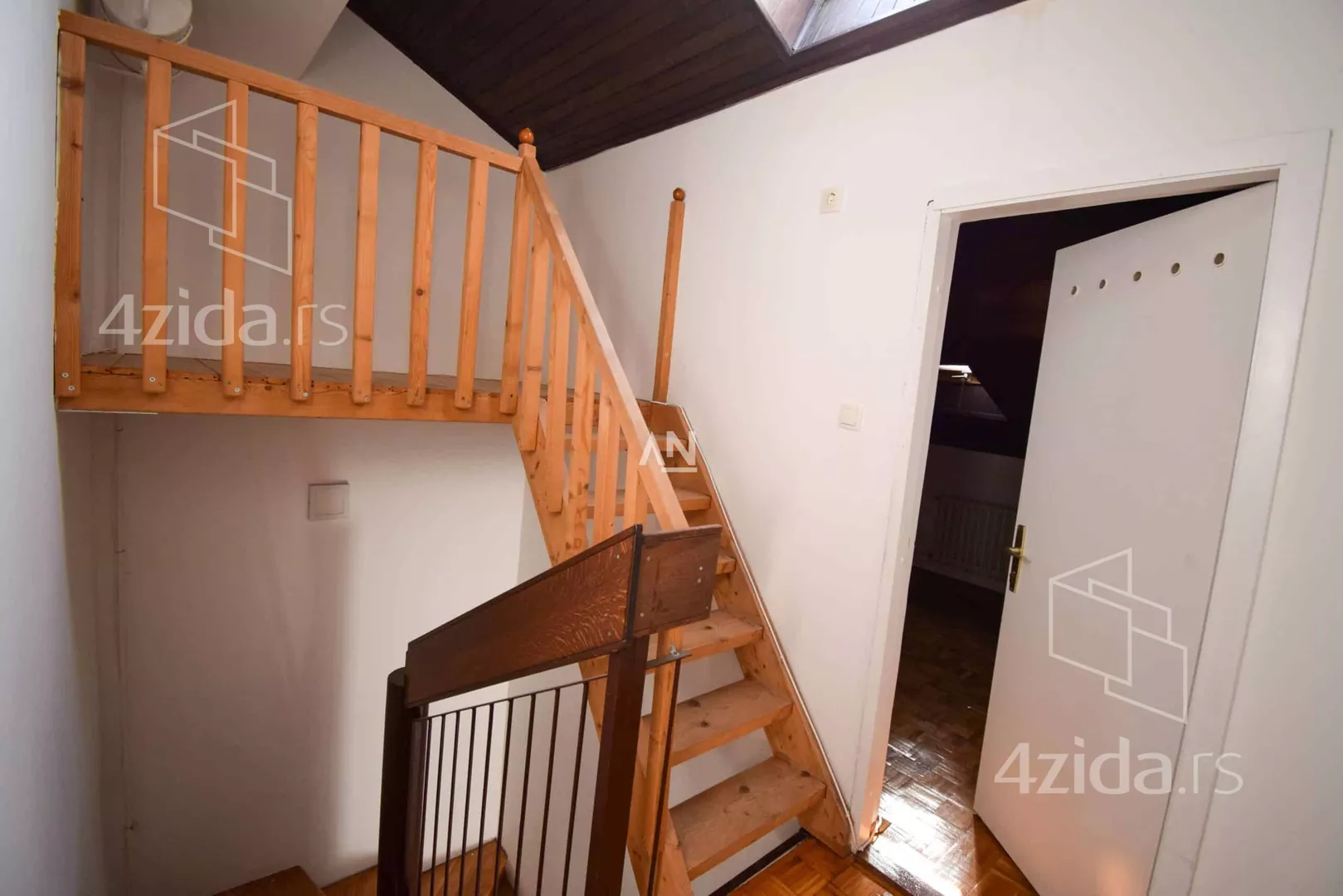 5-etažna kuća | 4zida